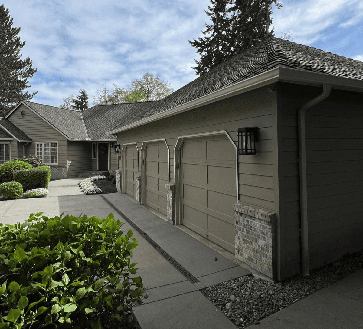 Professional seamless gutter installation completed by MSS Gutter in Renton, WA