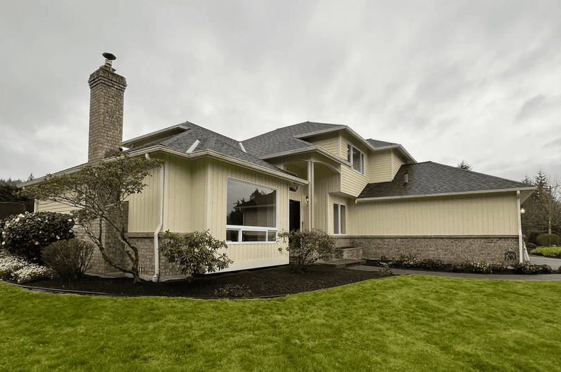 Professional seamless gutter installation completed by MSS Gutter in Edmonds, WA